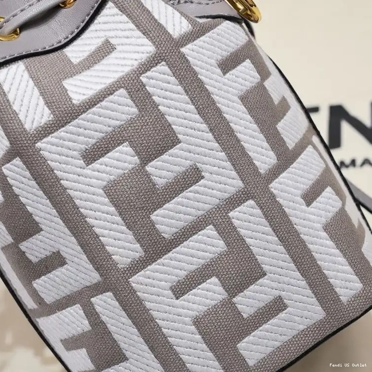 Cheap HOT In Bucket FF Tresor Woven with Bag Motif Mon Mini Canvas Handle Grey Fendi 0514